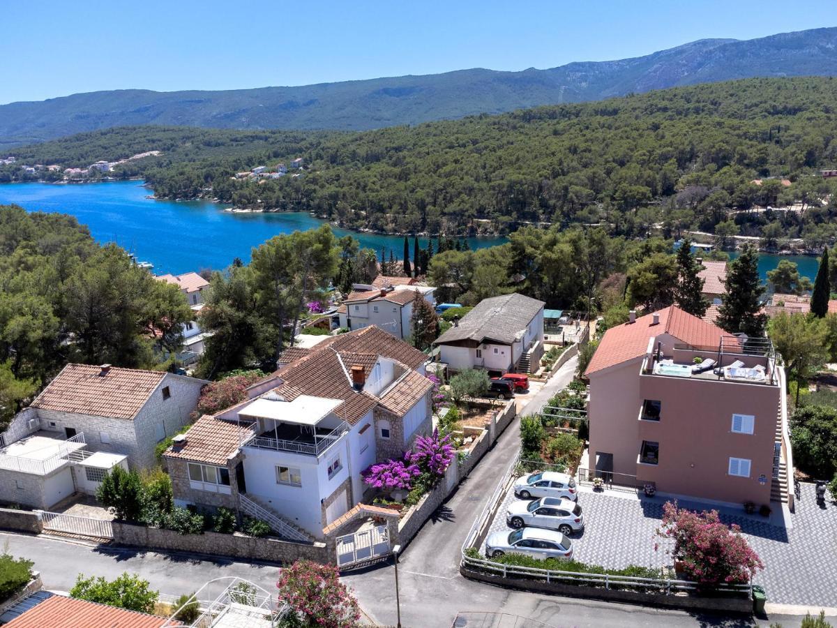 Guest House Marinna Vrboska Esterno foto