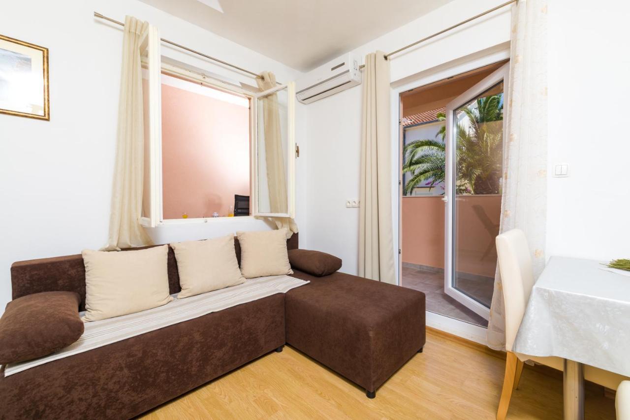 Guest House Marinna Vrboska Esterno foto