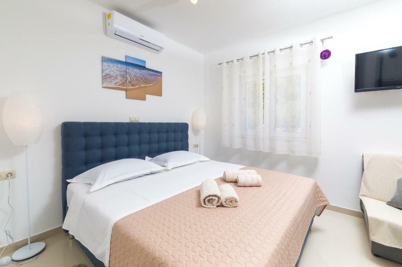Guest House Marinna Vrboska Esterno foto