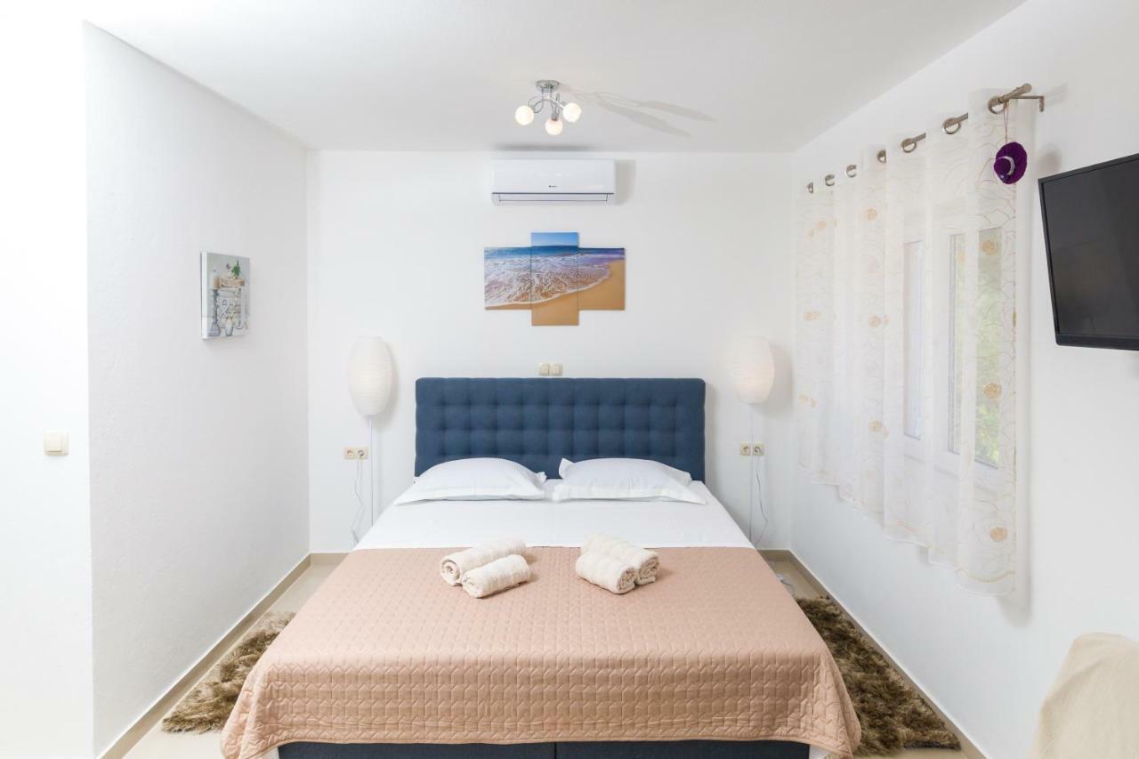 Guest House Marinna Vrboska Esterno foto